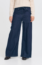 Carica l&#39;immagine nel visualizzatore di Gallery, DENIM SUIT
